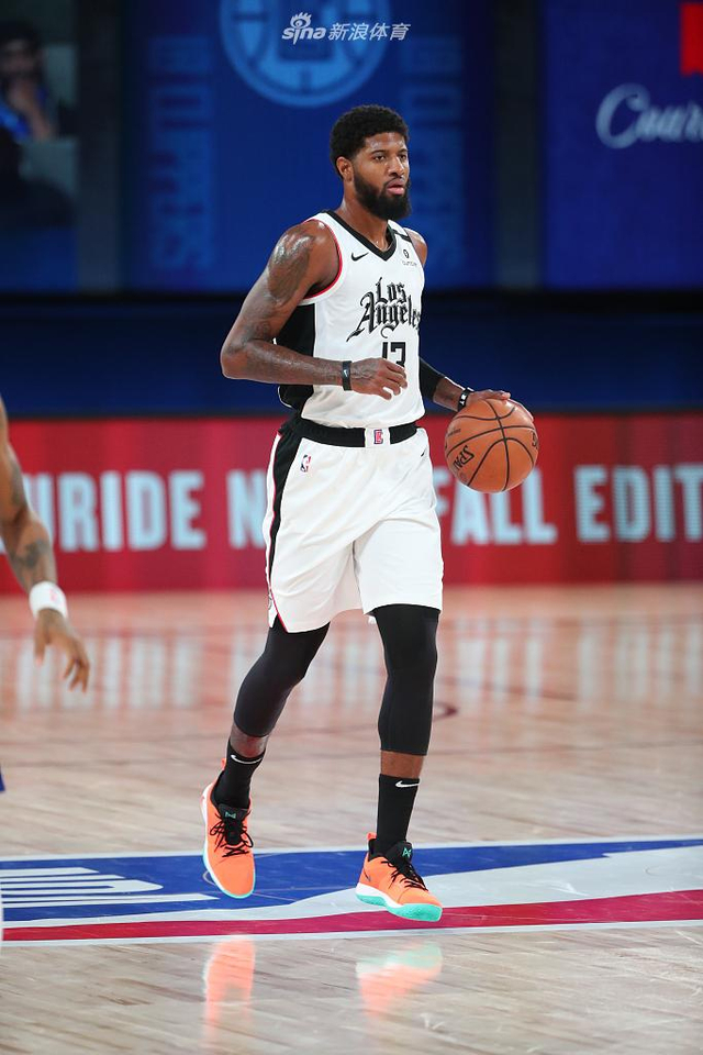 在成功的背 在成功的背